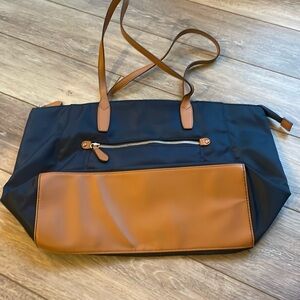 NWOT personal item travel bag with sleeve to slide over carry on